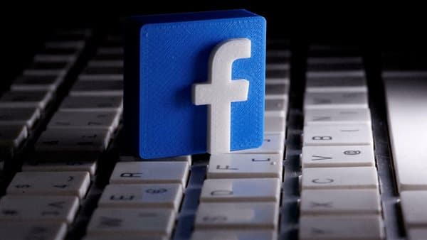 Facebook outage disrupts some users
