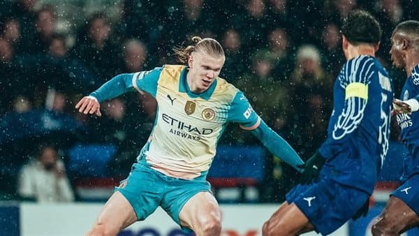 Manchester City faces PSG tonight