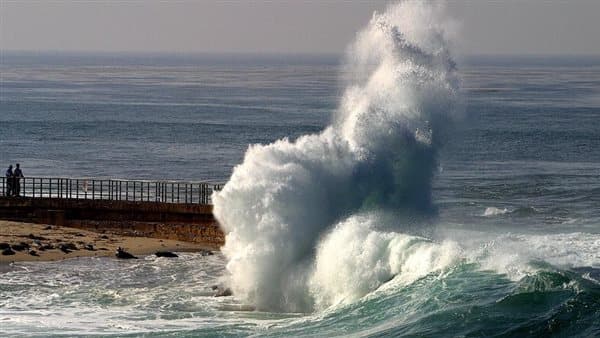 Today's weather: breezes and waves