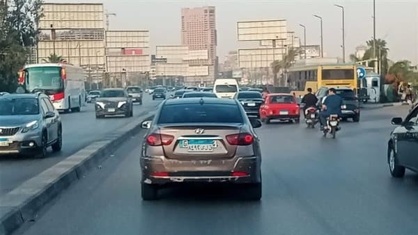 تراكمات مرورية متوسطة في القاهرة والجيزة