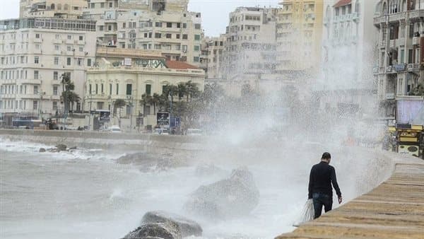 تحذير من تغيرات الطقس على شواطئ مصر