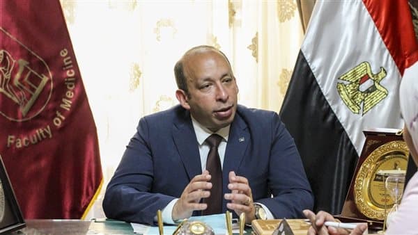 حسام صلاح يدعو لتعزيز دور قصر العيني في خدمة المجتمع