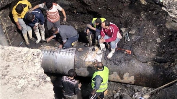 Cairo Water fixes Helwan water line