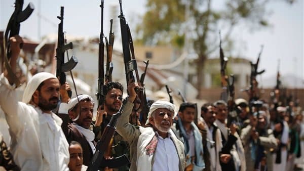 الجيش اليمني يستهدف مواقع حوثية جوا
