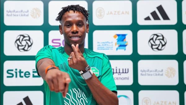 الصليبي الخلفي يوقف مشاركة نجم السعودية بكأس الخليج