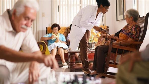 تفاصيل ترخيص دور المسنين ورسومها