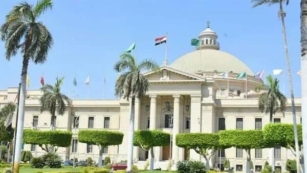 طالبة من جامعة القاهرة تفوز في مسابقة دولية