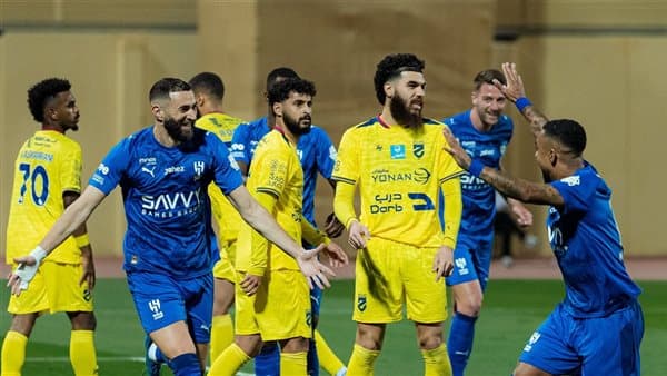 نيفيز يقود تشكيلة الجولة الأولى في الدوري السعودي