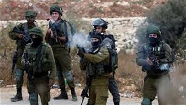 الاحتلال يفرج عن فلسطيني بتهمة سرقة سلاح مستوطن