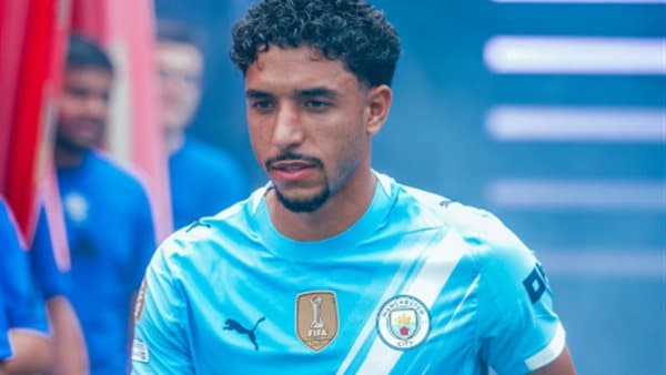 نادي جديد يتنافس على مرموش في أوروبا