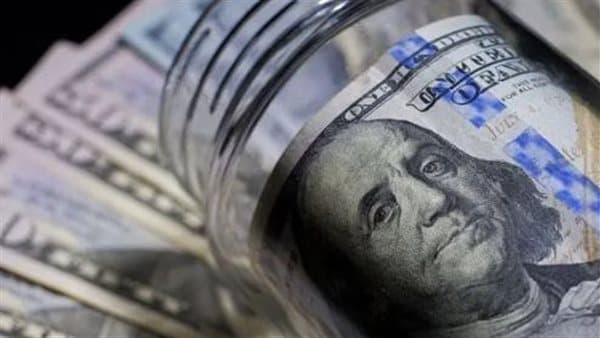الدولار يتجاوز 52 جنيها بالبنوك