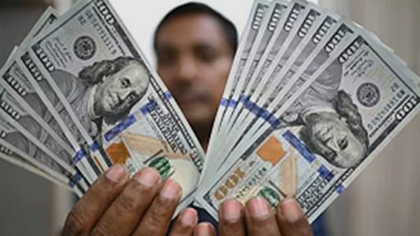 ارتفاع الدولار بـ38 قرشا مقابل الجنيه اليوم