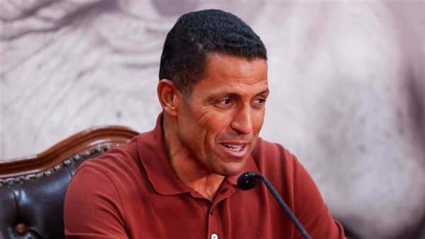 محاضرات فيديو تُعد لاعبي الأهلي للموسم القادم
