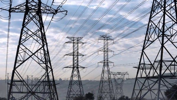 Egypt News Today: Power outage explanations and medical aid from France