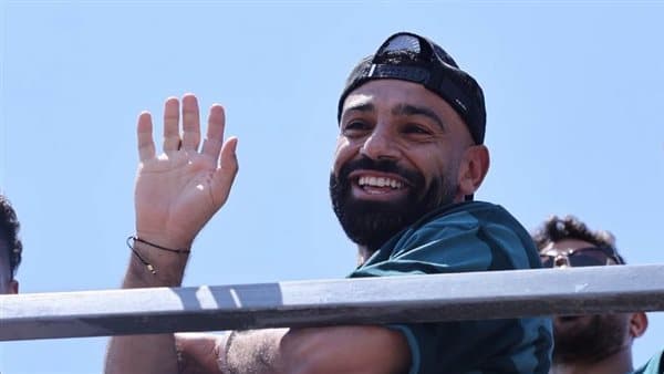 محمد صلاح يصل إلى الرياض بشكل مفاجئ بعد فشل الاتفاق مع بشكتاش