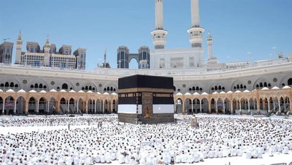 شركات السياحة تشير لتذبذب في سوق العمرة