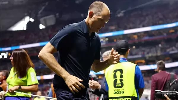 بند الفسخ يحسم الأمر.. حقيقة رحيل توخيل عن قيادة منتخب إنجلترا بعد وداع المونديال