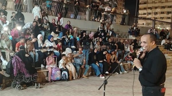 الأغاني الوطنية تُلهب حماس الجمهور في فعاليات شارع الفن بكورنيش بني سويف
