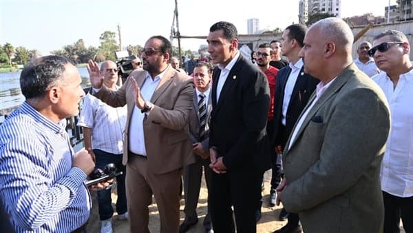 Youth Minister reviews Journalists' Club construction