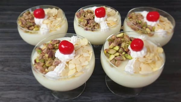 طريقة عمل المهلبية بعشرة نكهات