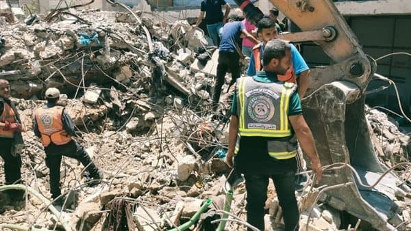 غزة تتعرض لقصف جديد ودماء تراق