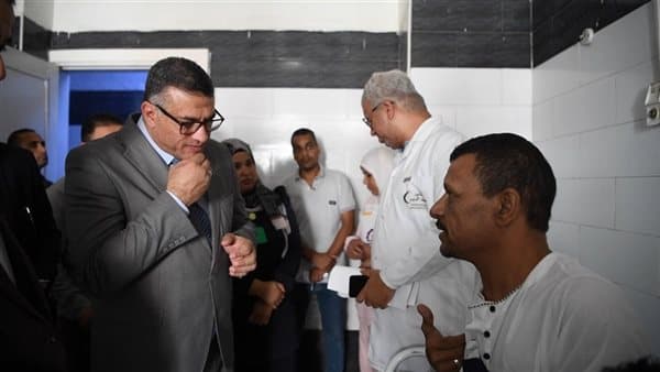 محافظ قنا يعيّن مديراً مؤقتاً للمستشفى