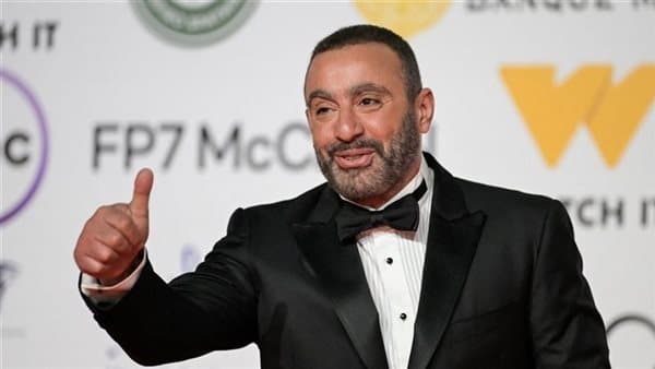 El-Sa3a and Yasmine Abdel Aziz host screening; Amr Diab reveals new album date