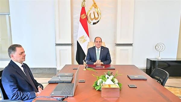 السيسي يستقبل وزير الداخلية لترقيات القيادات