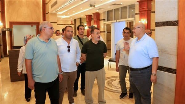 إيهاب فهمي يتفقد مسرح مصر قبل الافتتاح