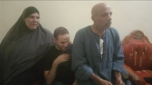 أحمد مجدي الأول على الجمهورية في الثانوية العامة مكفوفين يوجه رسالة