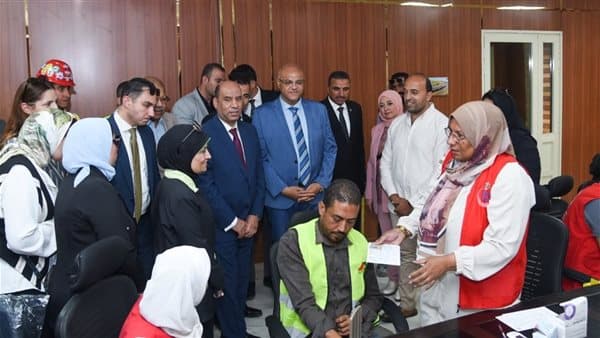 Labor Minister and Alexandria Governor tour high-speed train site