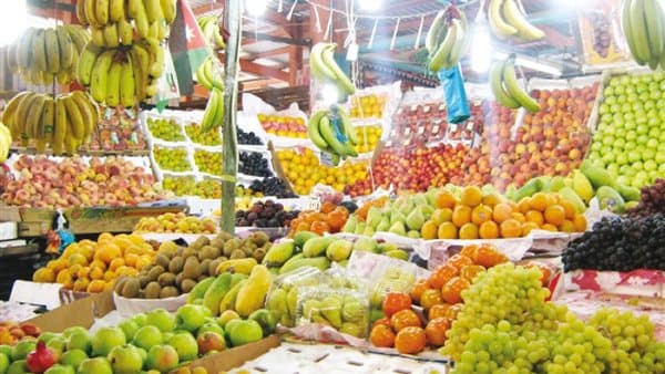 أسعار الفاكهة اليوم تفاح وخوخ وجوافة