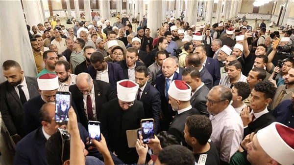 Official Unveils Al-Imam Al-Hussein Mosque After Renovation