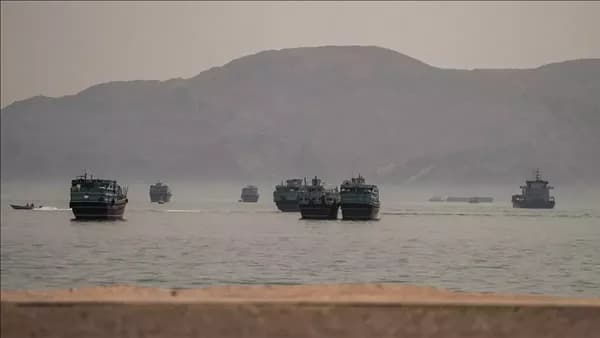 US blockade may close Strait of Hormuz