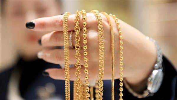 Gold per gram price falls sharply