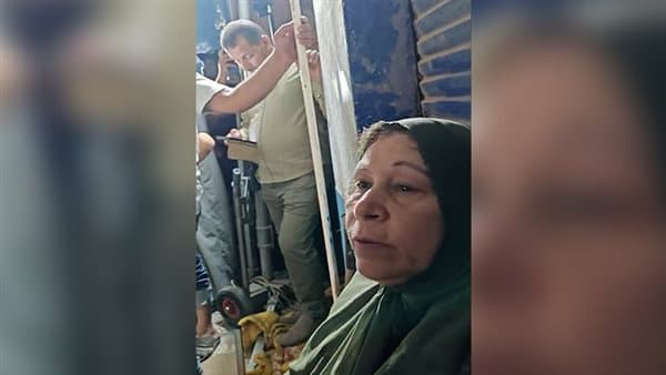 عفش حفيدتي في الشقة بعد انهيار العقار