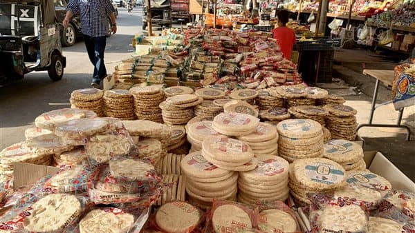 رائحة السمسم تتفوق على علب هدايا حلاوة المولد