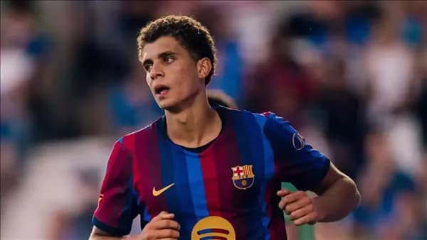 رئيس برشلونة السابق يثني على حمزة عبد الكريم ويشرح سبب استبعاده لمحمد صلاح
