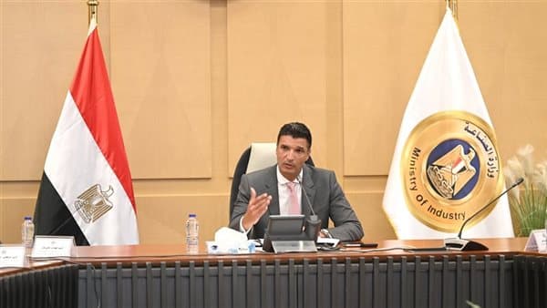 خالد هاشم يركز على تطوير صناعة السيارات