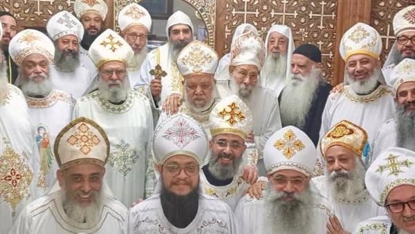 الأنبا اغناطيوس يراجع ترتيبات الخدمة