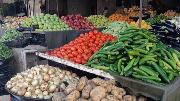 Monday vegetable prices boost cucumber by 4 pounds