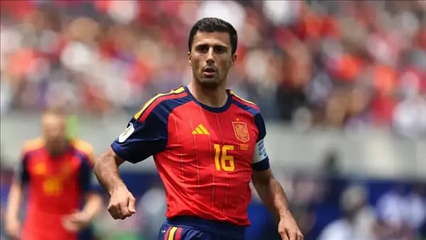 رودري يوقع مع برشلونة ويتجنب ريال مدريد