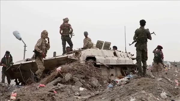 Yemeni Forces Hit Houthi Cargo Trucks