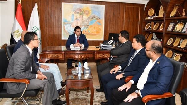 Fayoum Governor meets coalition for Kahk convoy