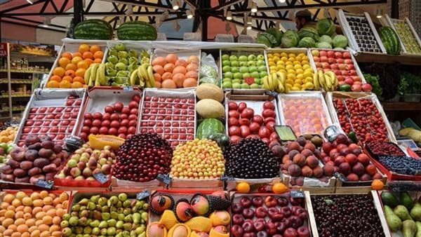 Fruit prices fall on grapes and Barhi dates