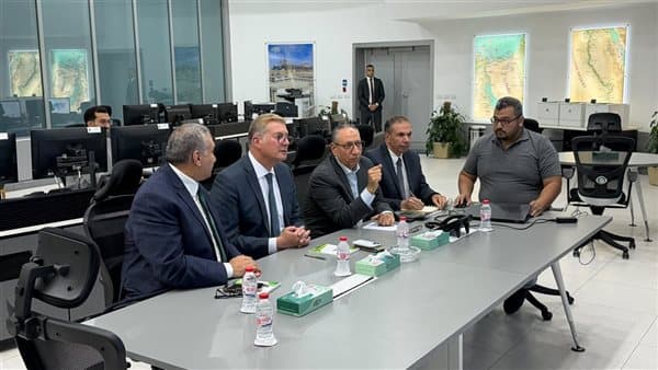 وزير البترول يراقب إمدادات الغاز للمحطات