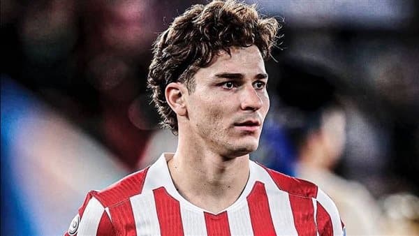 برشلونة يمنح ألفاريز فرصة أخيرة