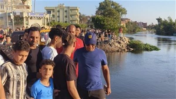 انتشال جثة غريق في طلخا بالدقهلية