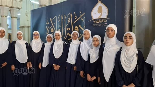 Students at Dar Iqra observe recitation session