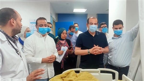 نائب وزير الصحة يزور مصابي الإسماعيلية